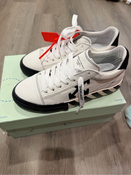 Off-White Shoes - Off-White White and Black Low-Top Sneakers with Red Zip Tie vulcanized suede